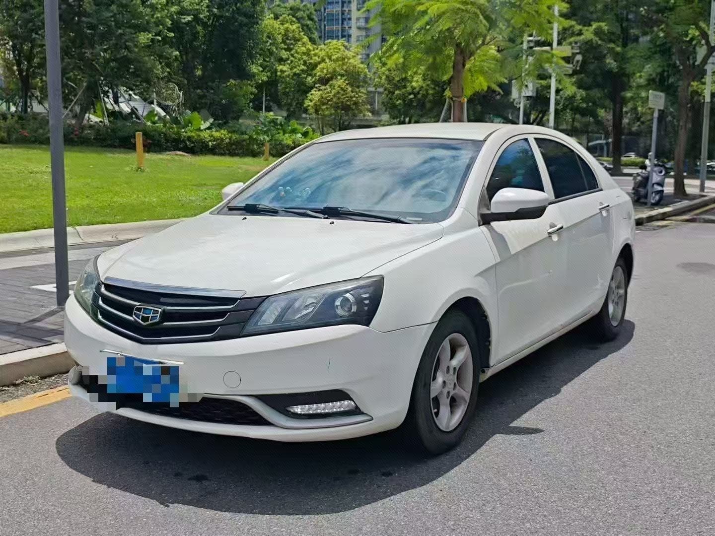 Geely 2014 Emgrand—Sedan 1.5 Elite Manual Transmission