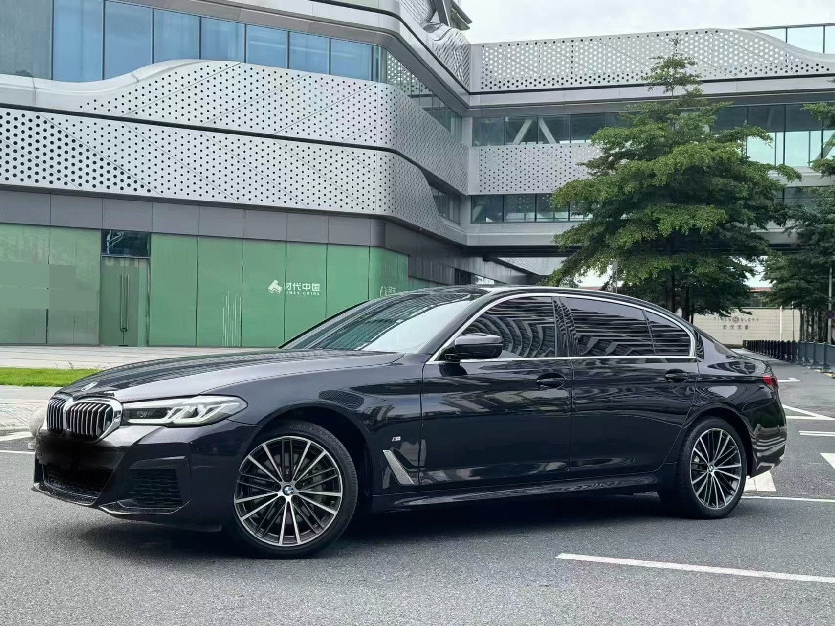 BMW 5 Series 2023 530Li 2.0T Leading Edition M Sport Package (Facelift) Automatic Transmission