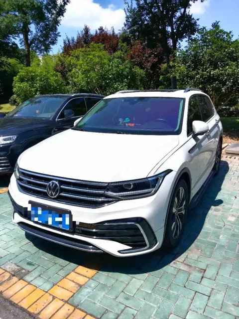 2022 Tiguan L 330TSI Automatic Front-Wheel Drive R-Line Premium Edition
