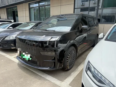 Zeekr 2024 Zeekr 009 Six-Seater Executive Edition AWD 108kWh Automatic Transmission