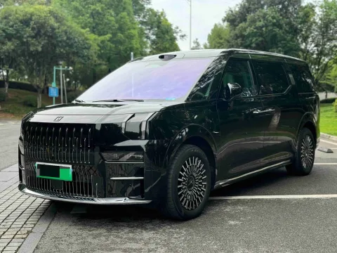 Zeekr 009 2024 Model Year, 7-Seater with Center Aisle, AWD, 108kWh