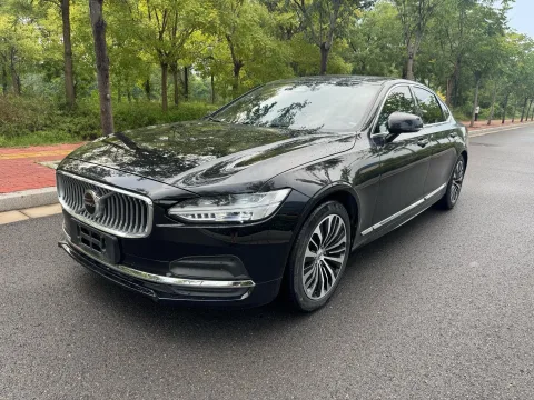 2024 Volvo S90 B5 Smart Comfort Luxury Edition