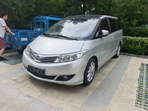 比亚迪M6 2015款 2.4L 自动尊贵版